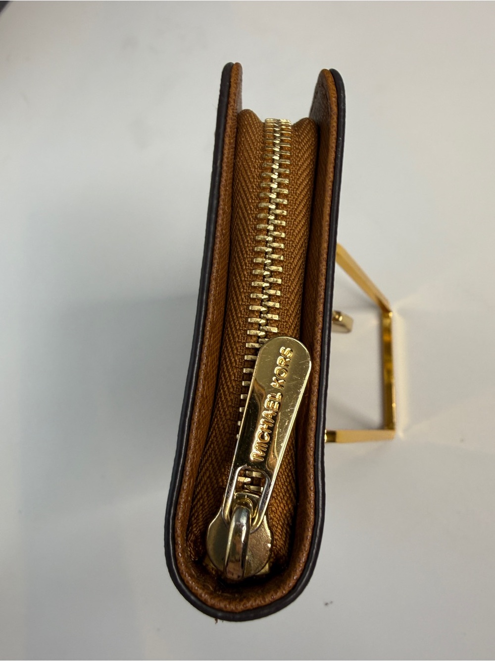 Michael Kors Hamilton Traveler Brown Saffiano Leather Wallet Gold Hardware | GUC - Picture 5 of 10